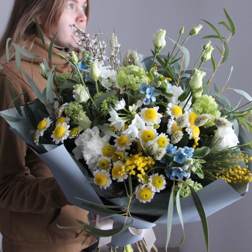 Твоё поле - Букет с ромашками, мимозой и нарциссами
