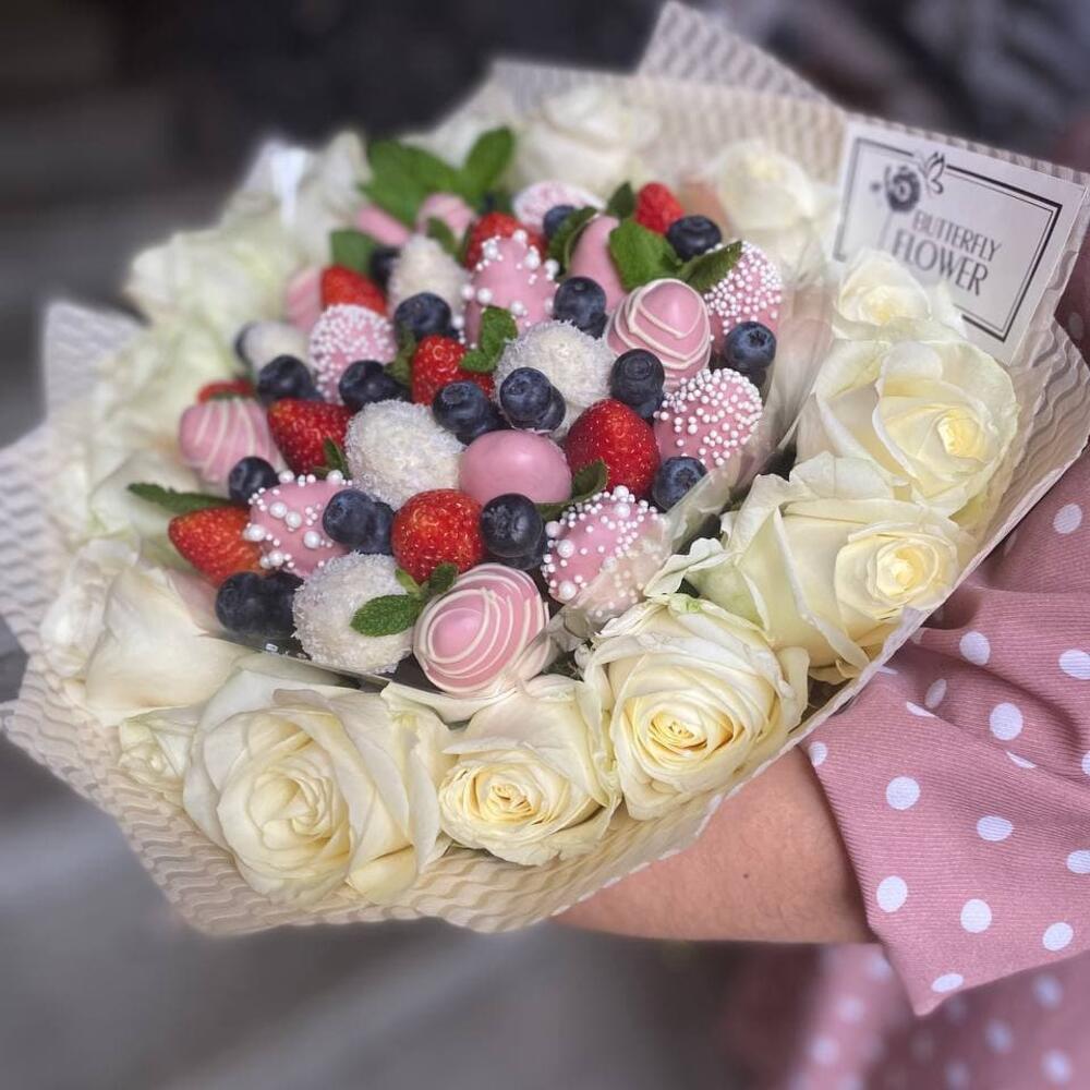 Съедобный фруктовый букет из клубники в шоколаде Съедобный фруктовый букет из клубники в шоколаде