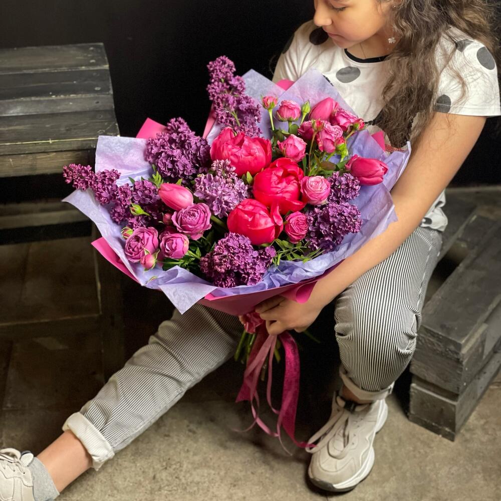 Сиреневый корал (замена пионов на пионовидную розу) Сиреневый корал (замена пионов на пионовидную розу)