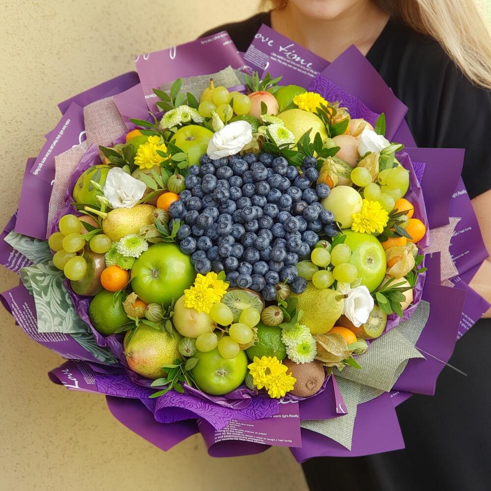 Фруктово - ягодный букет 