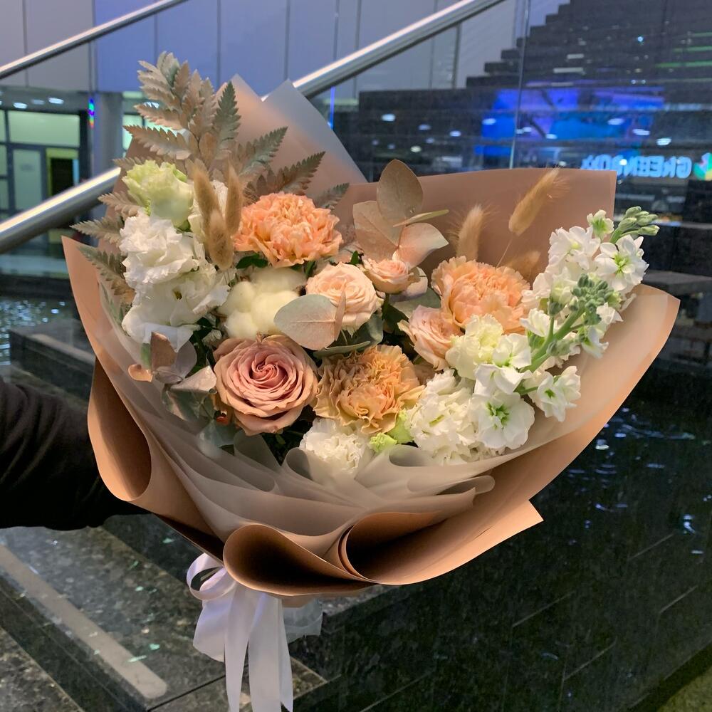 Персия - букет из роз и маттиолы Персия - букет из роз и маттиолы