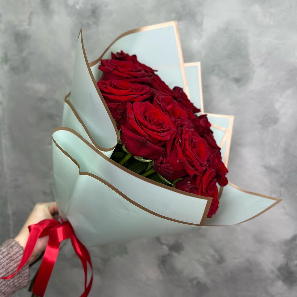 Эквадорская красная Роза в стильной упаковке Эквадорская красная Роза в стильной упаковке