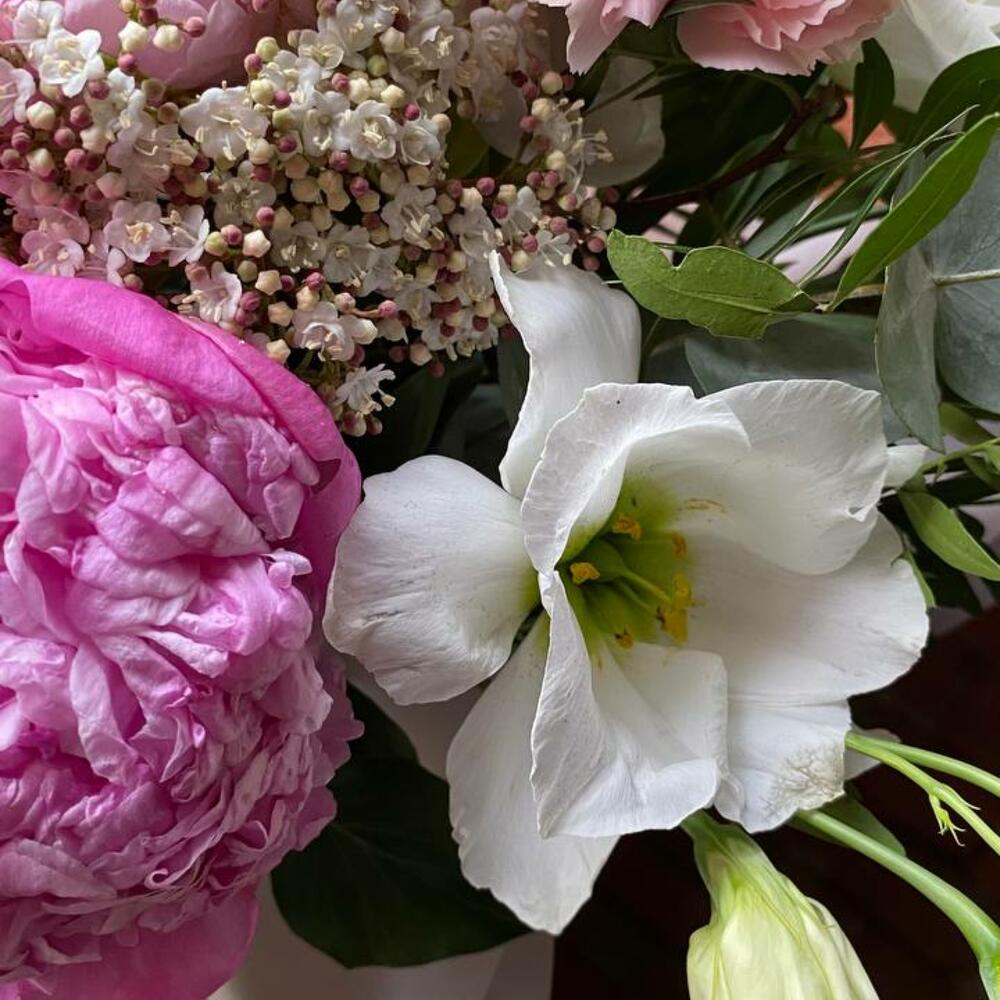 Шляпная коробка гортензией Шляпная коробка гортензией