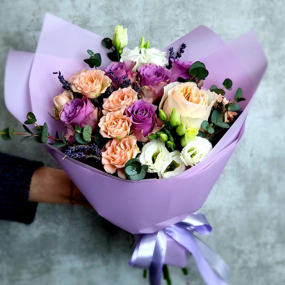 Черничный мусс Букет из пион видной розы с лавандой Черничный мусс Букет из пион видной розы с лавандой