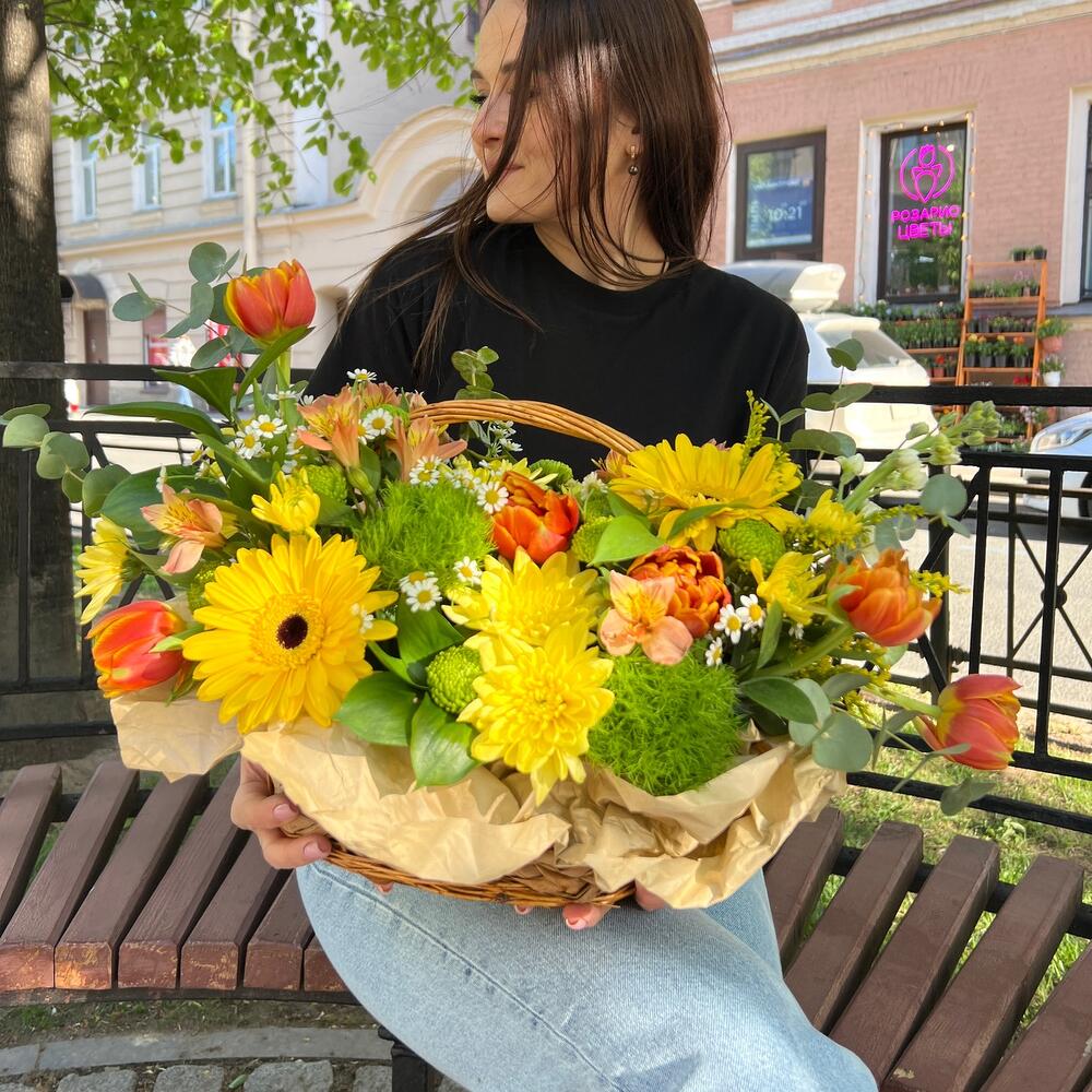 Цветы в корзине "Летний мотив" Цветы в корзине "Летний мотив"