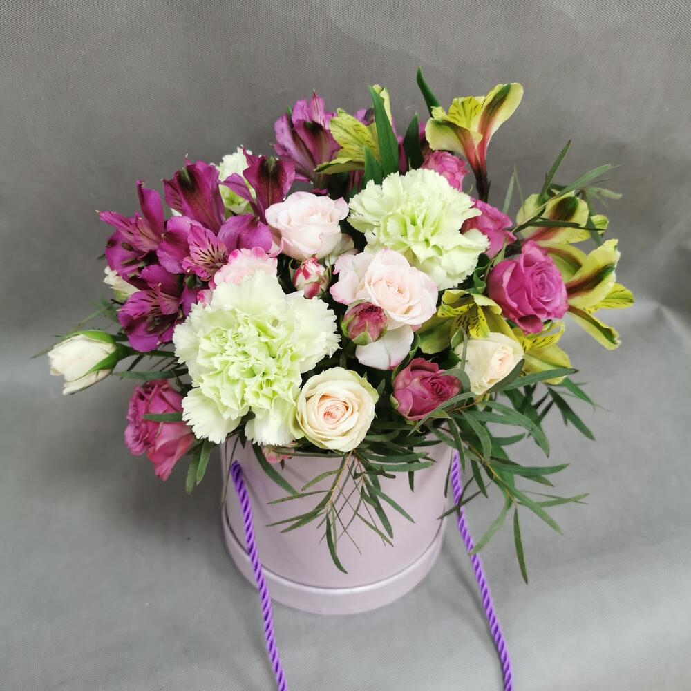 Альстромерия и кустовая роза